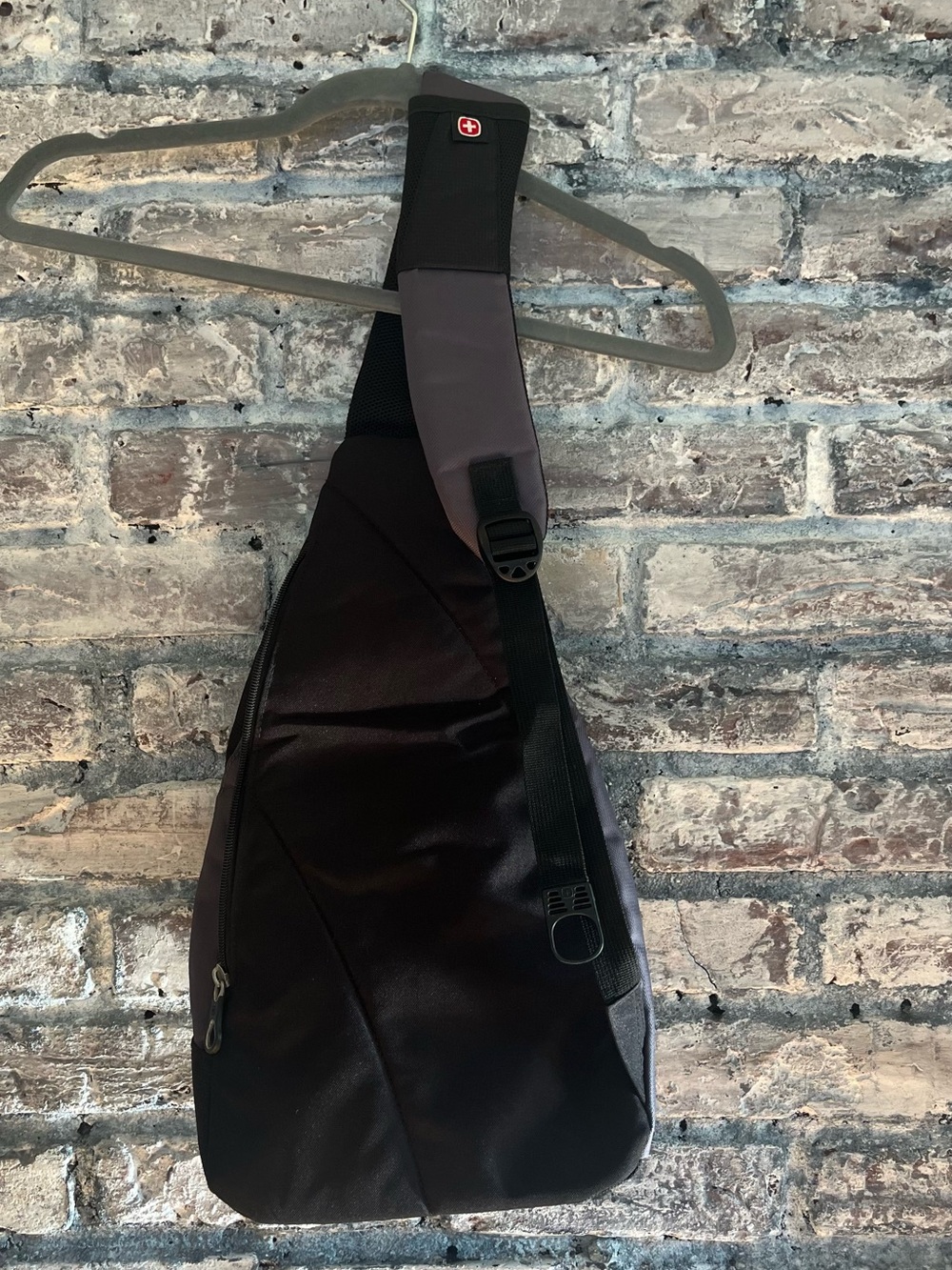 NEW Swiss Gear Black Sling Belt Bag/Padded Comfort Strap Multiple Functionunisex - Picture 11 of 12